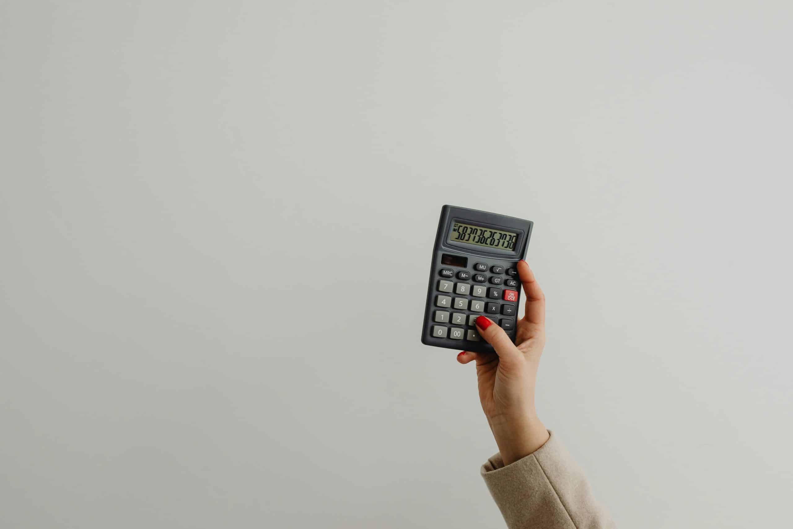Commission Calculator Explained: How Much Toronto Sellers Save With 1% Realtors (With Examples)